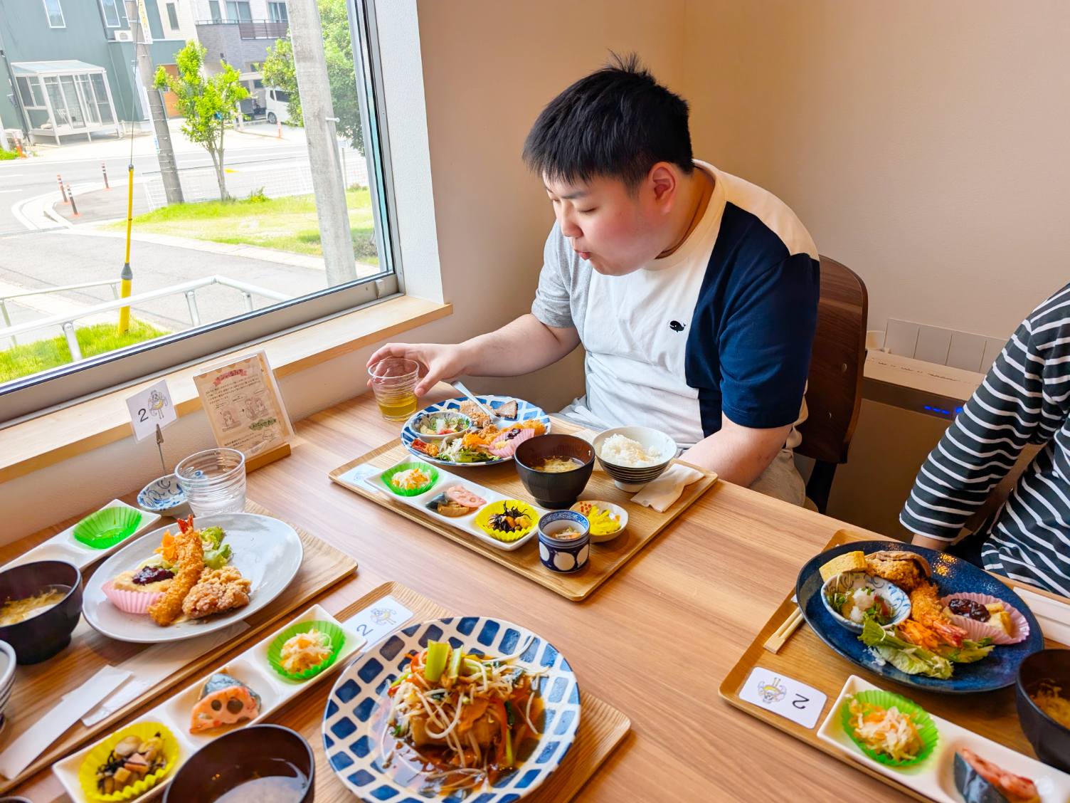 シャイカフェ外食