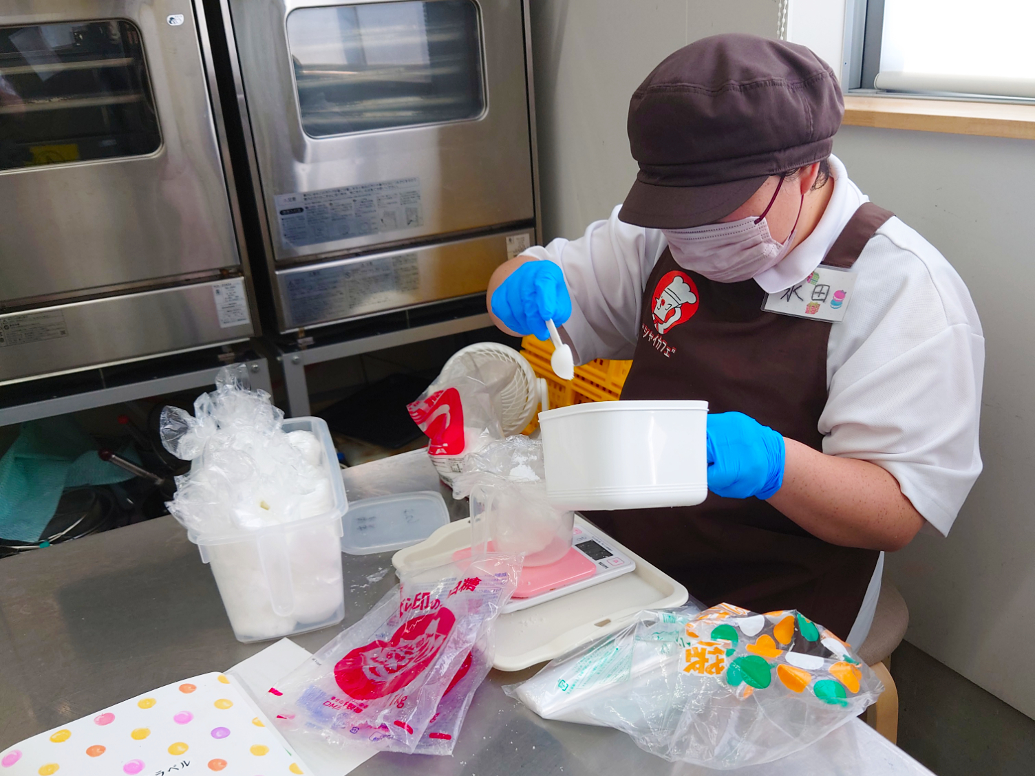 カフェでの様子